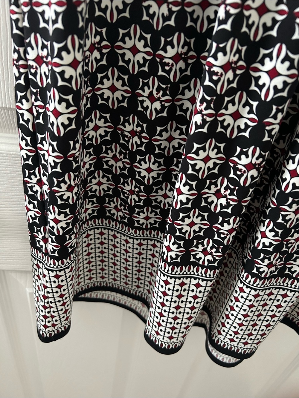 Max Studio Black White & Red Geometric Print Sleeveless Dress - Picture 5 of 5